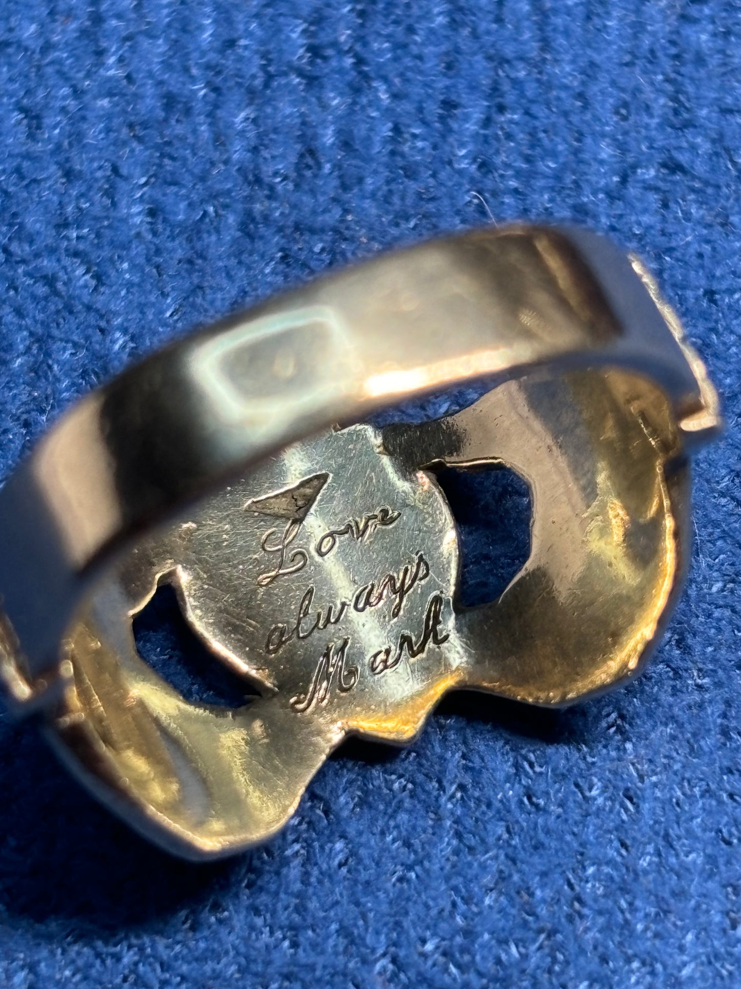 9ct gold Claddagh ring