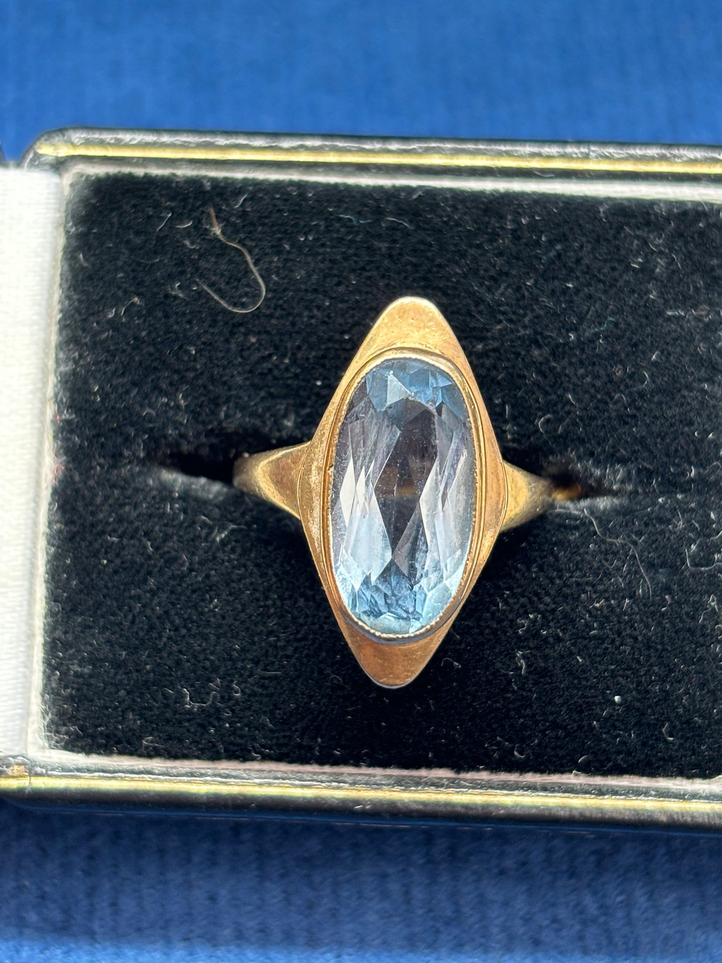 Vintage 1980s blue Spinel ring