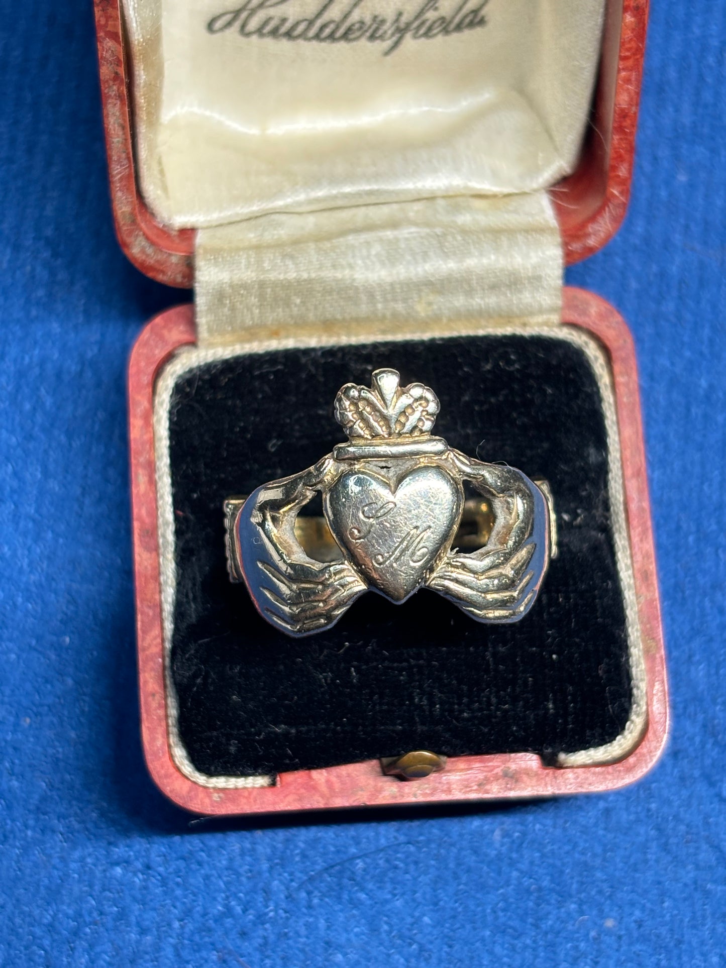9ct gold Claddagh ring