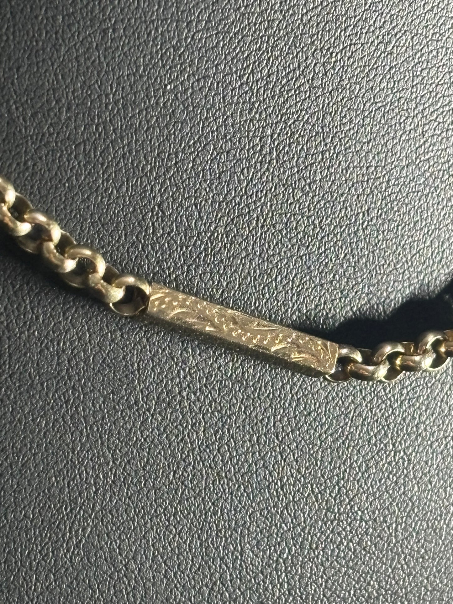 9ct gold engraved bar and belcher chain