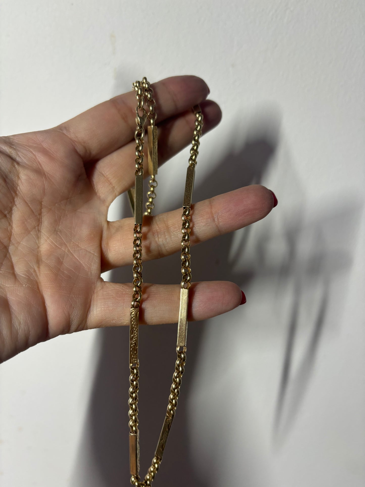 9ct gold engraved bar and belcher chain