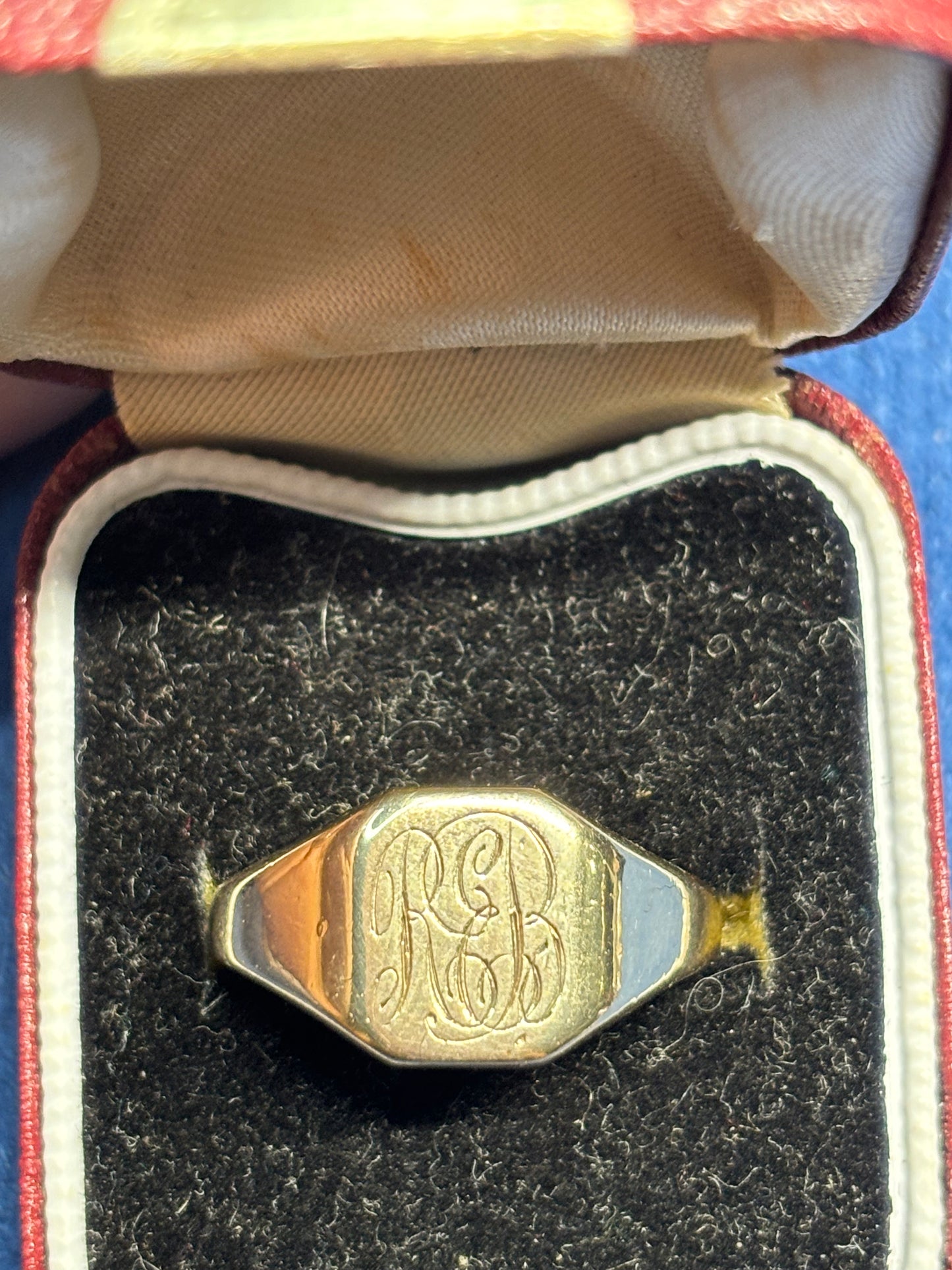 9ct gold signet ring