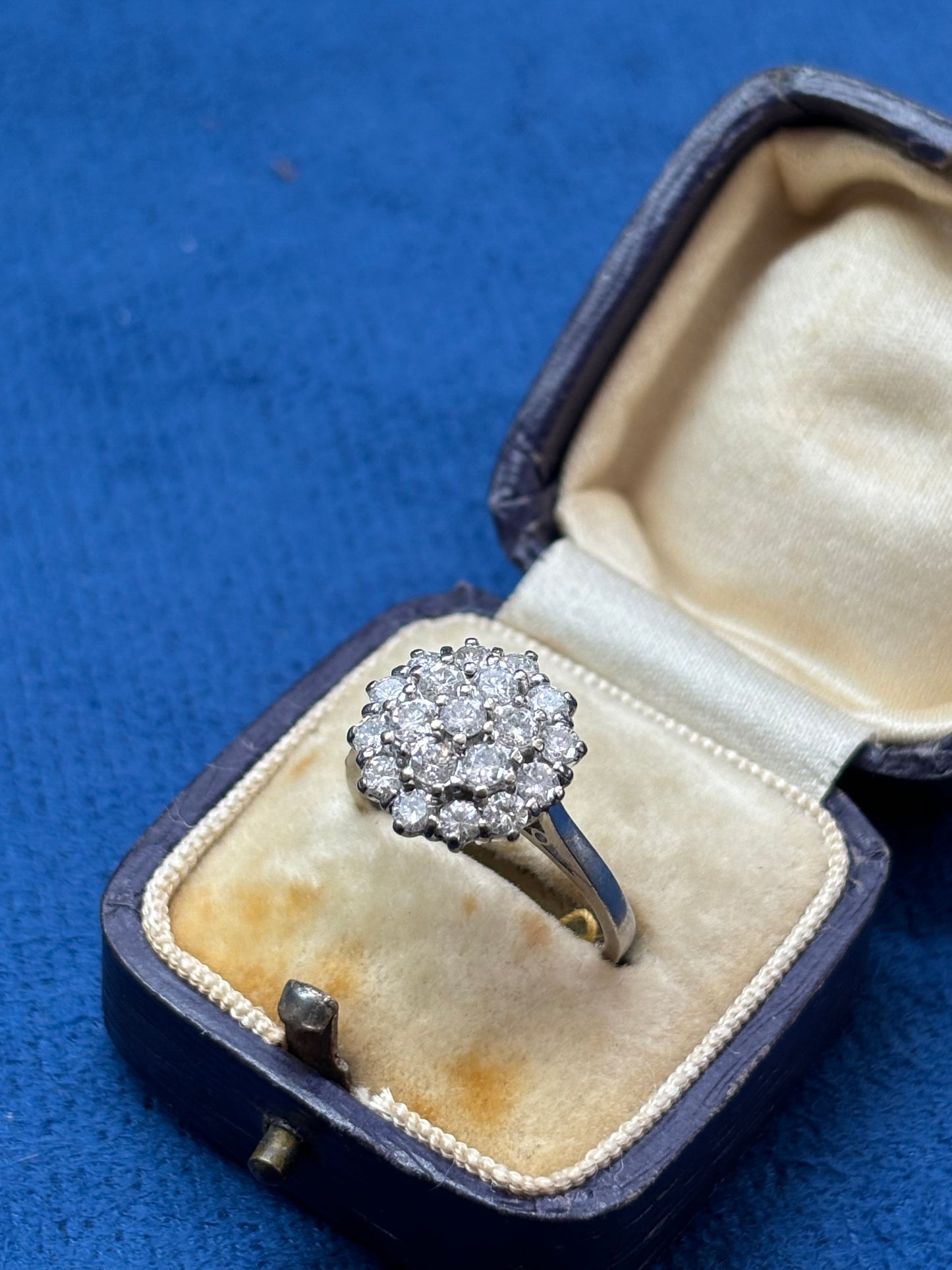 Vintage 1970s diamond cluster ring