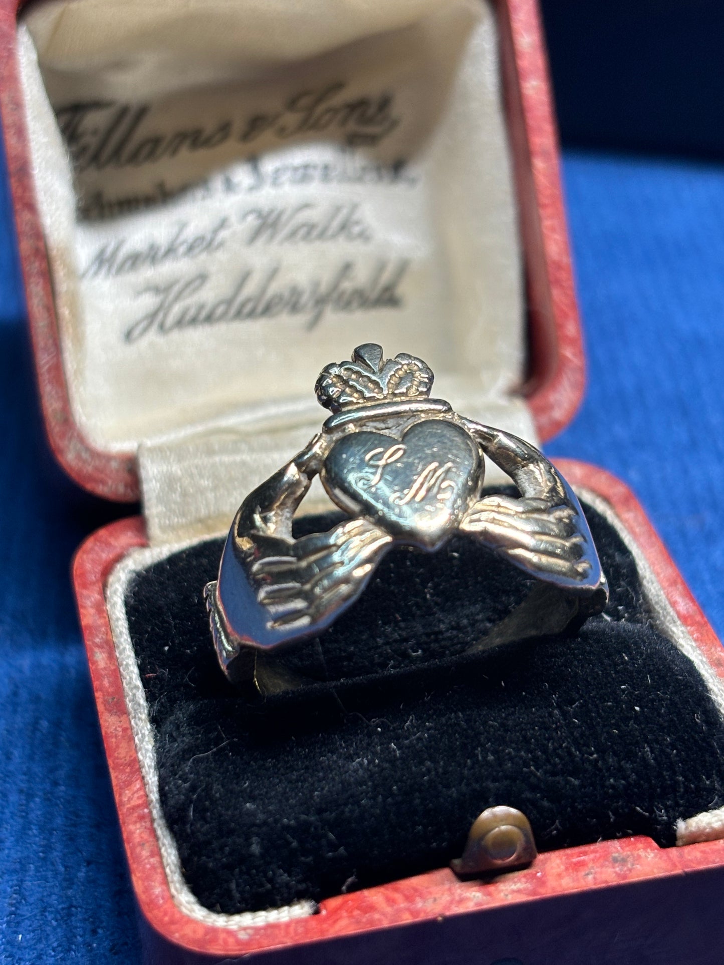 9ct gold Claddagh ring