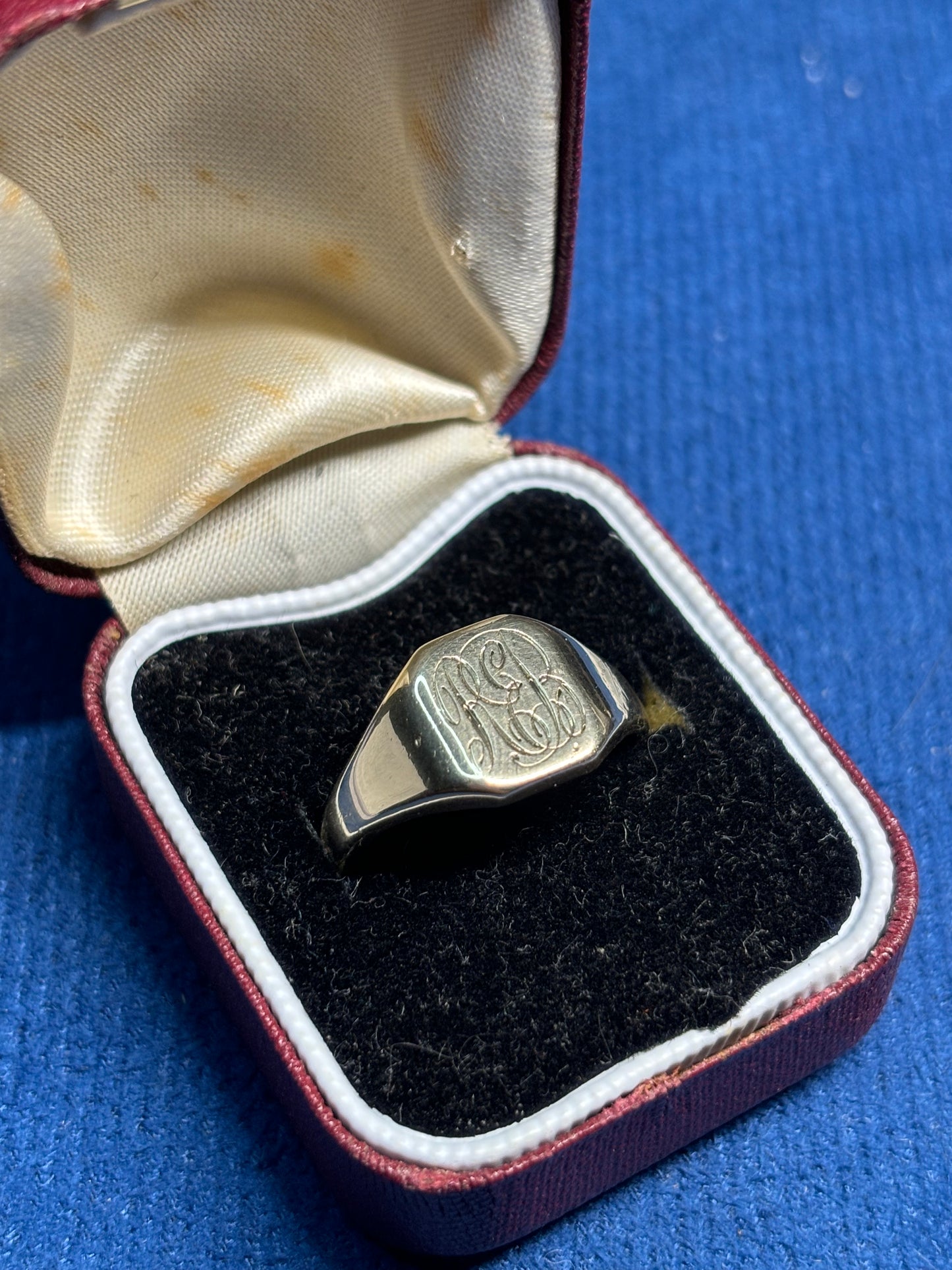 9ct gold signet ring