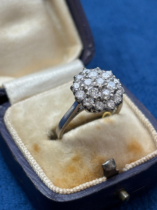 Vintage 1970s diamond cluster ring