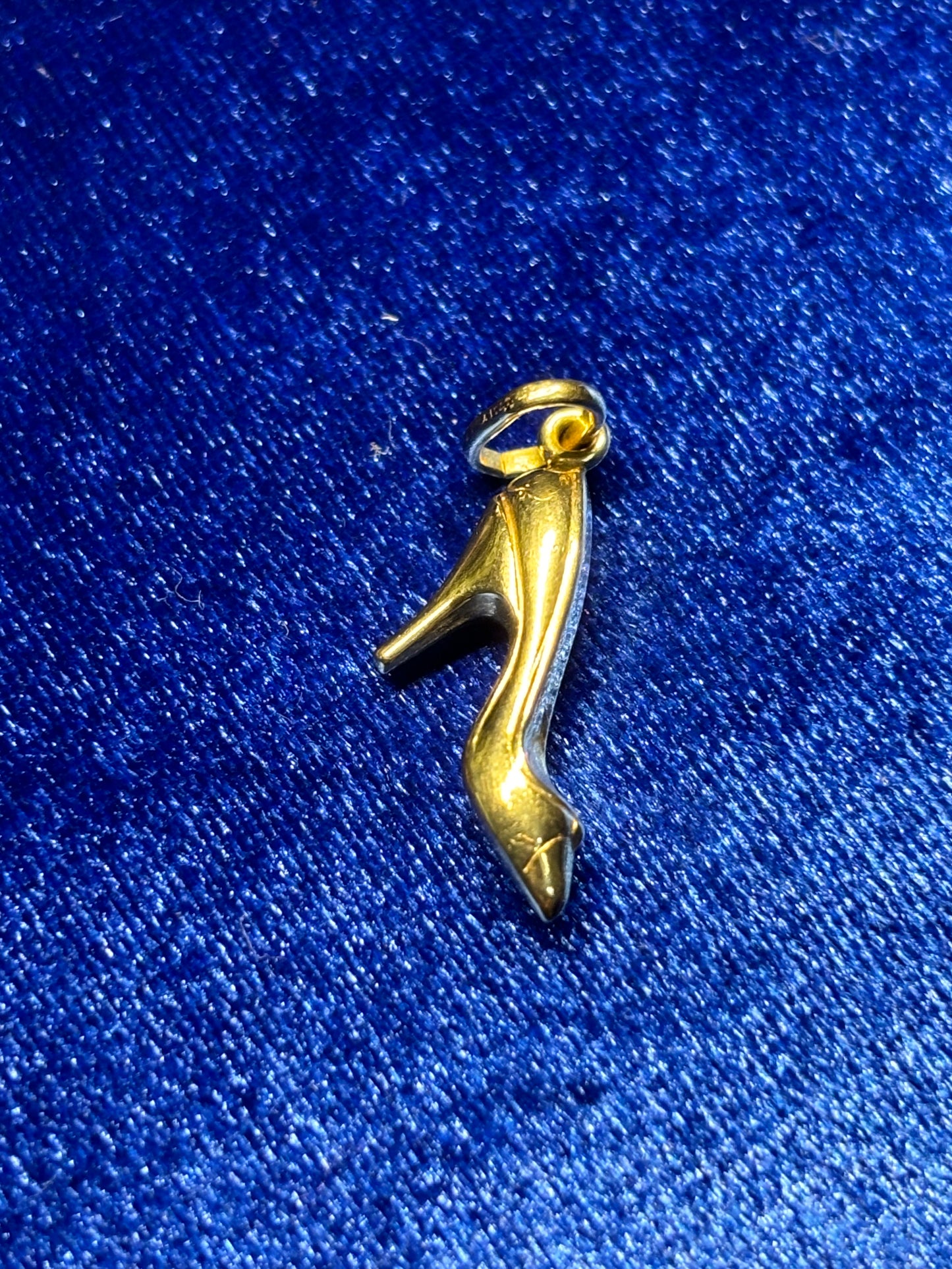 9ct gold high heel shoe charm