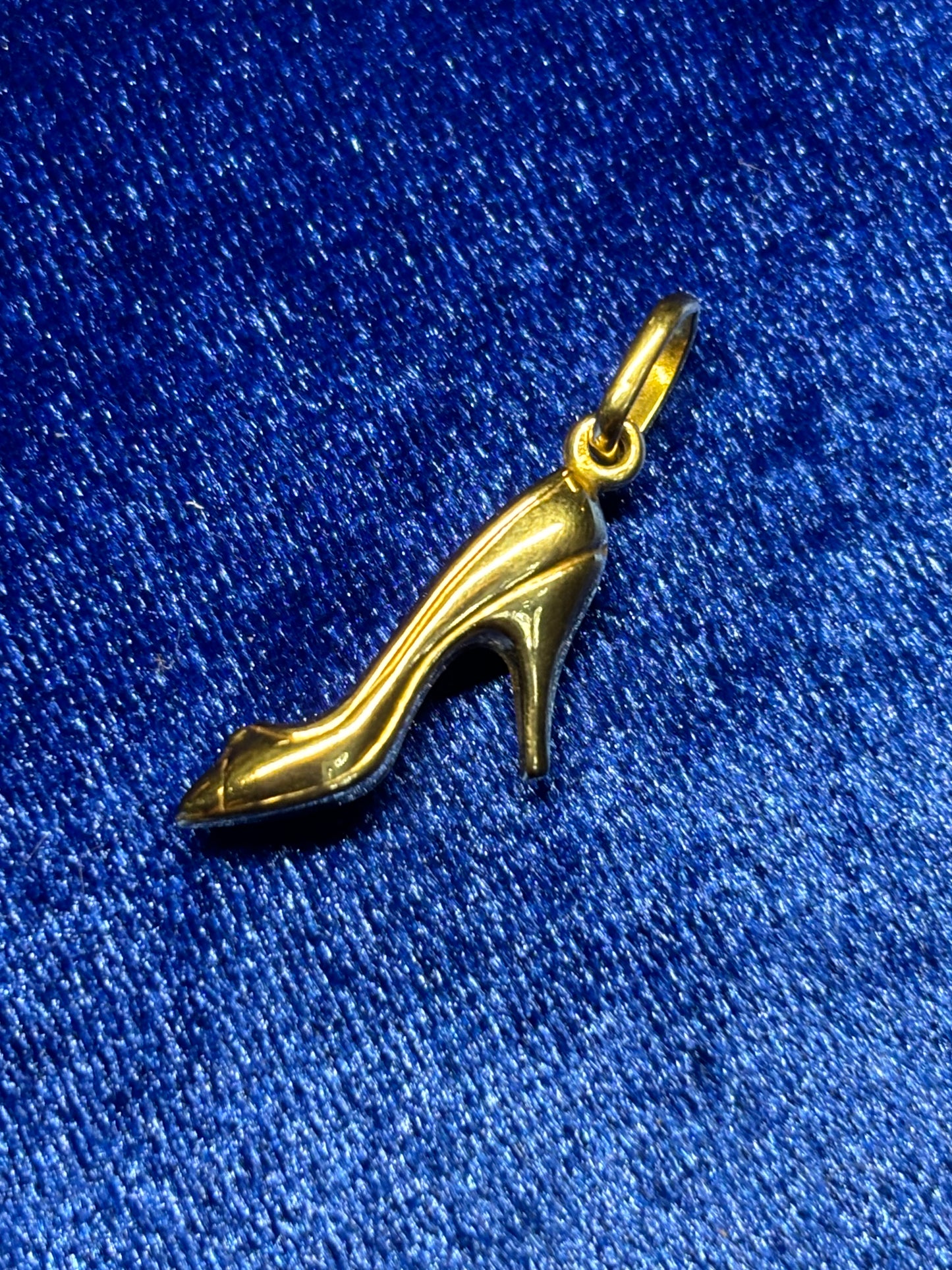 9ct gold high heel shoe charm