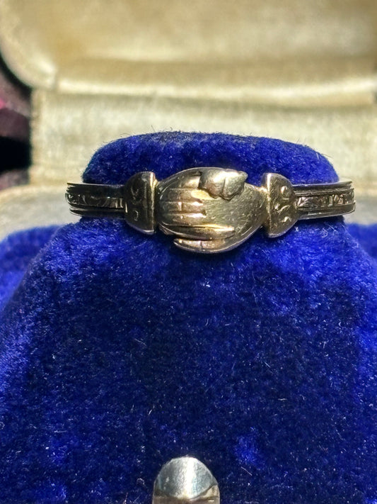 Mid 1800s gold Gimmel Fede hands ring